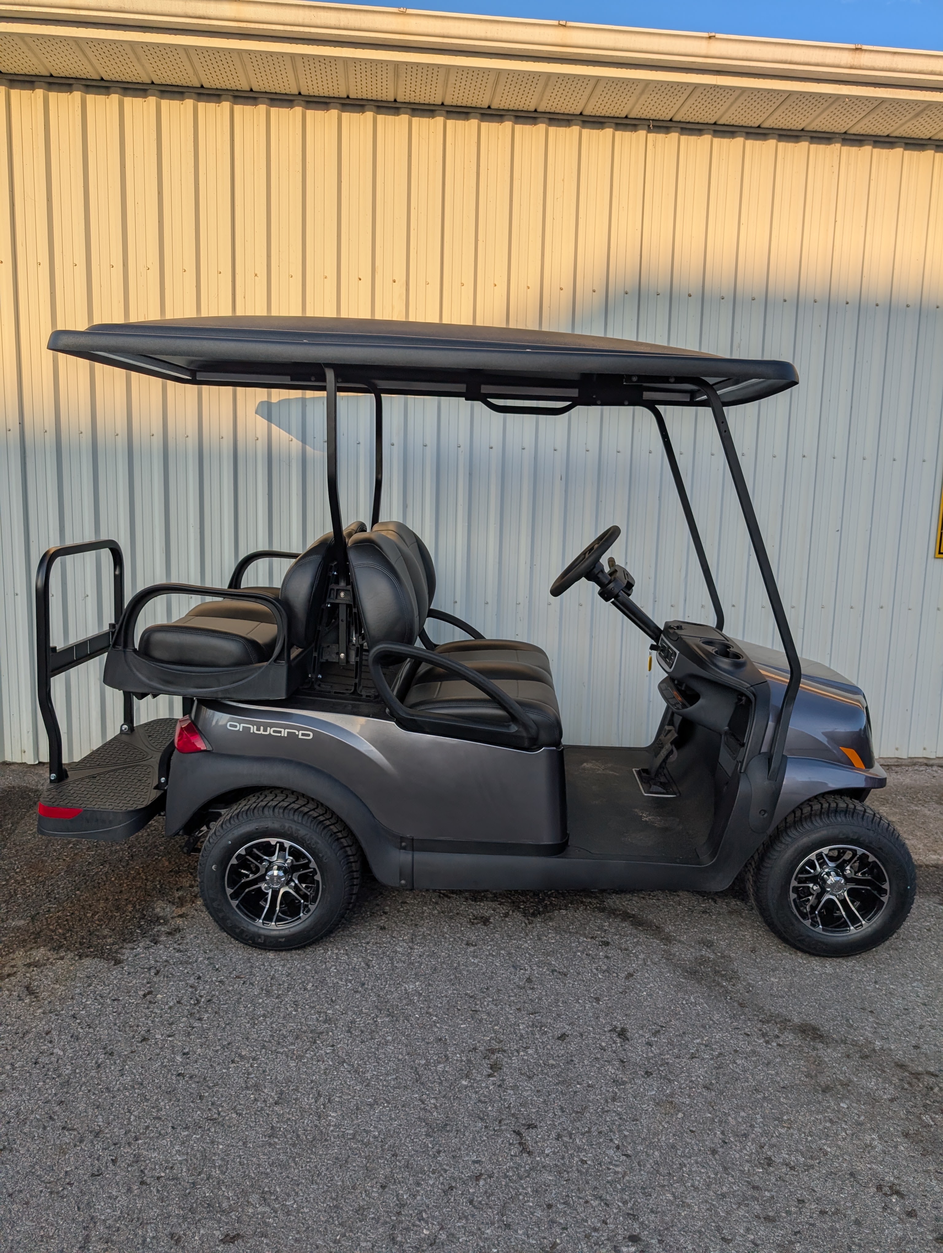 Read more about the article 2027 Club Car Onward – Midnight Silver $16,199 plus tax. Finance OAC as low as $120 bi-weekly